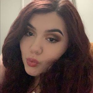 Meet your Posher, Chloe